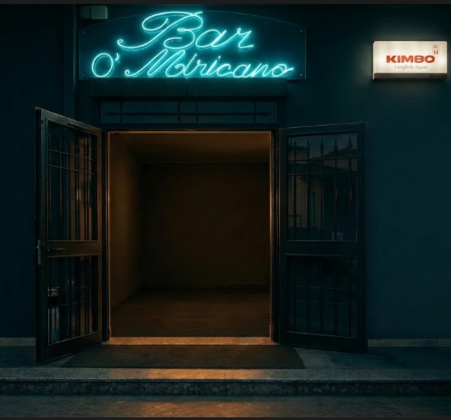 Bar O' Mericano a San Gennaro Vesuviano - esterno notturno con insegna al neon